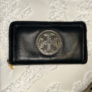 Tory Burch Black Leather Wallet
